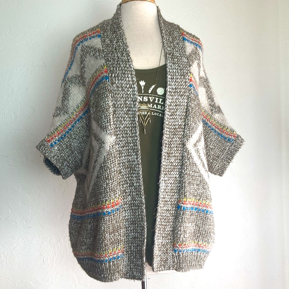 American Eagle Aztec Design Short Sleeve Open Front Chunky Knot Sweater M/L